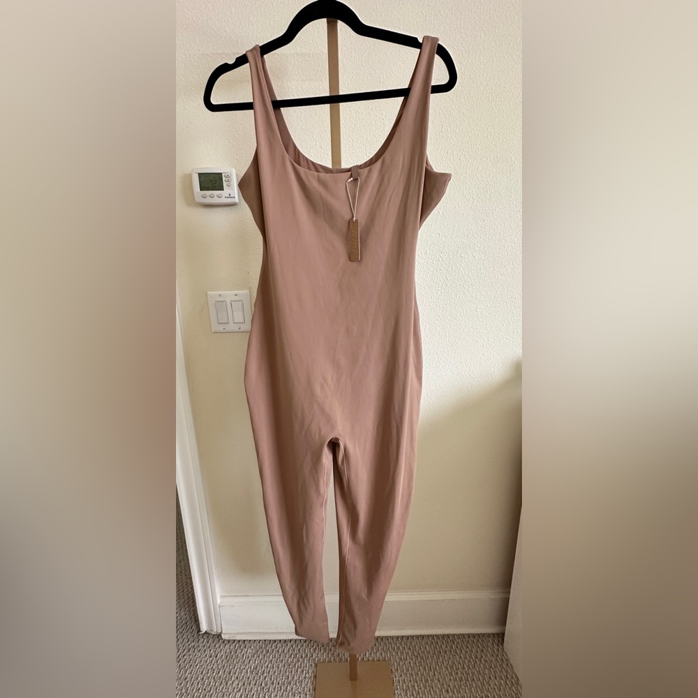 NWT Skims All-In-One Scoop neck Tan Bodysuit Pants Sz Large